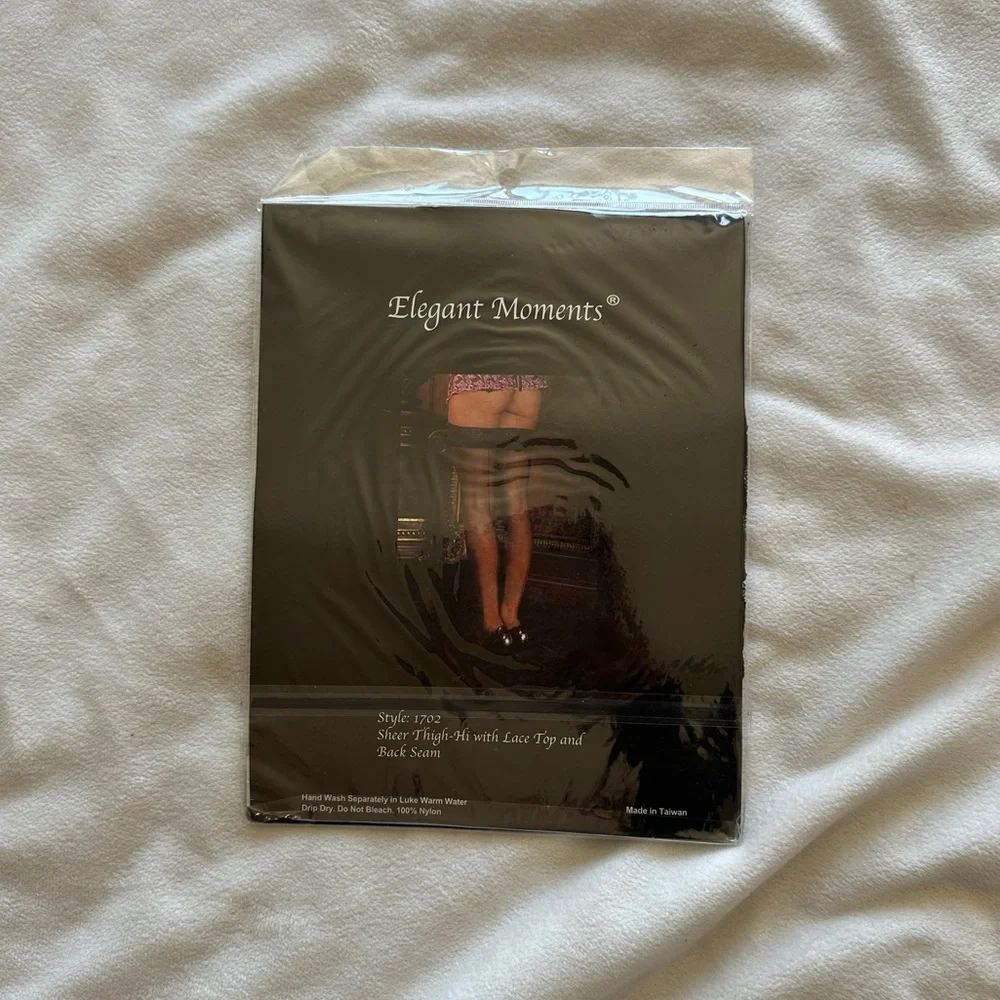 Elegant Moments lingerie - Picture 2 of 2